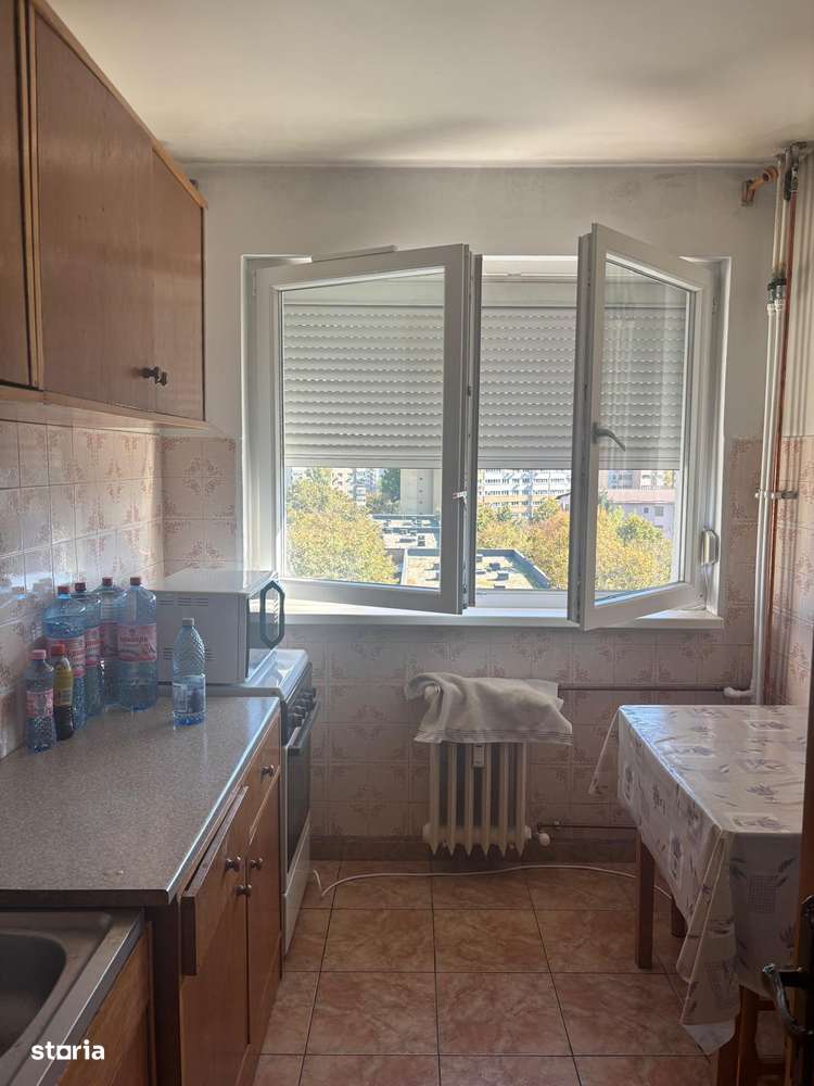 Metrou Piata Gorjului, apartament 3 camere, etaj 8/10, bloc reabilitat - Imagine principală: 5/9