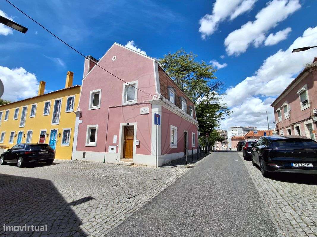 Moradia T6 para venda-5