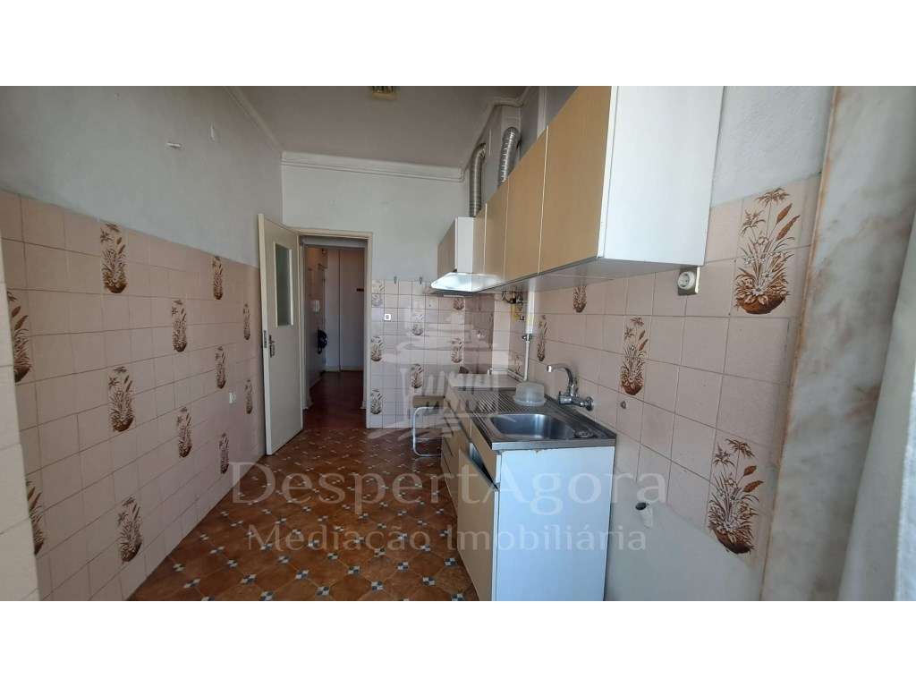 T3 com Garagem Perto da estação e escolas-16