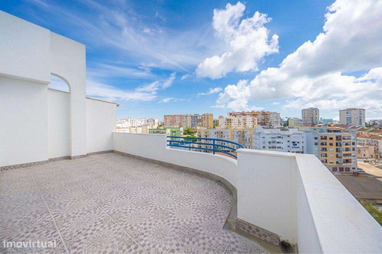 Apartamento Único com 268m2 no Último Andar com Terraço Extraordinário-6