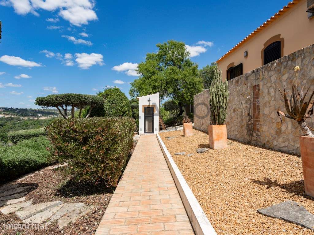 Villa tradicional com piscina em Loulé-26
