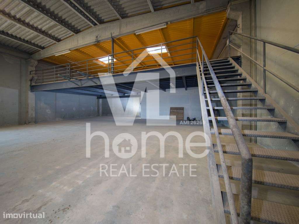 Armazém Industrial de Grande Dimensão - Localização Estratégica-7
