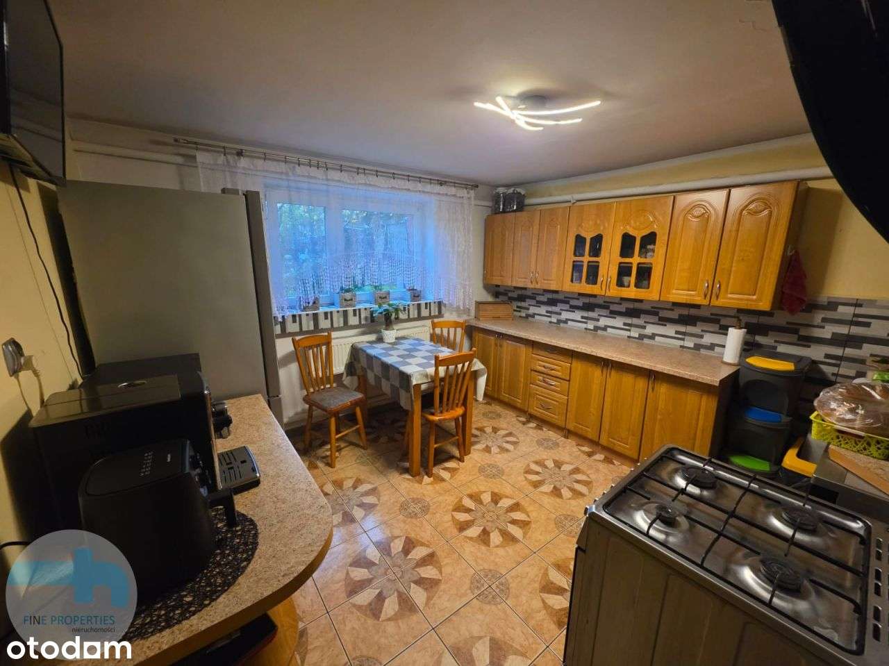 Dom z pokojami i dodatkowym budynkiem na wynajem.-6