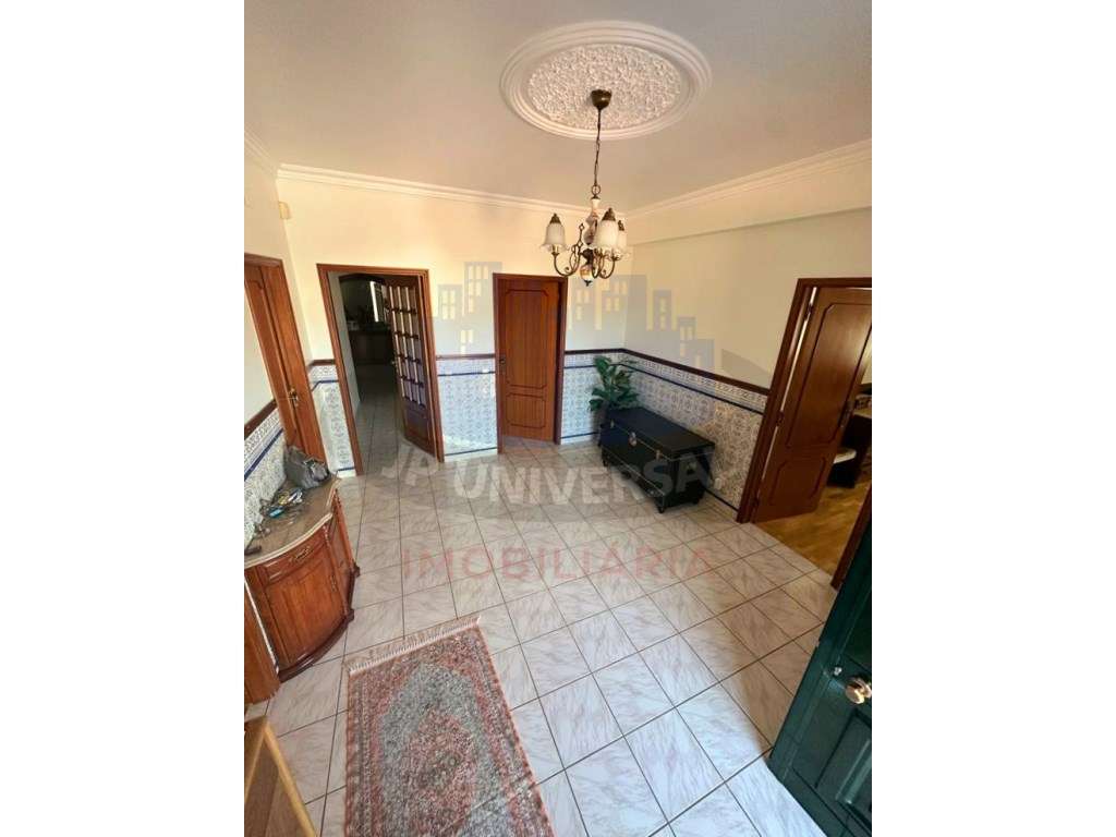 MORADIA T6 VENDA COM ESPAÇO COMERCIAL E RESIDENCIAL , A 10 MINUTOS ... - Grande imagem: 4/38