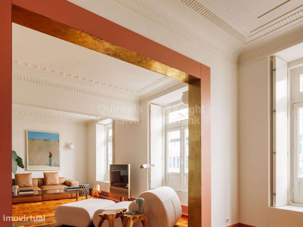 Apartamento T2 + 2, com varanda próximo da Av. da Liberdade - Grande imagem: 3/27