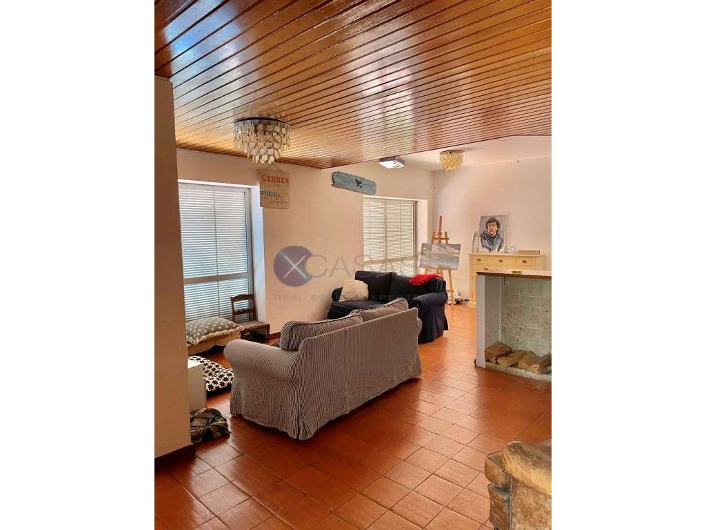 Moradia para remodelação, situada em Albarraque.-4