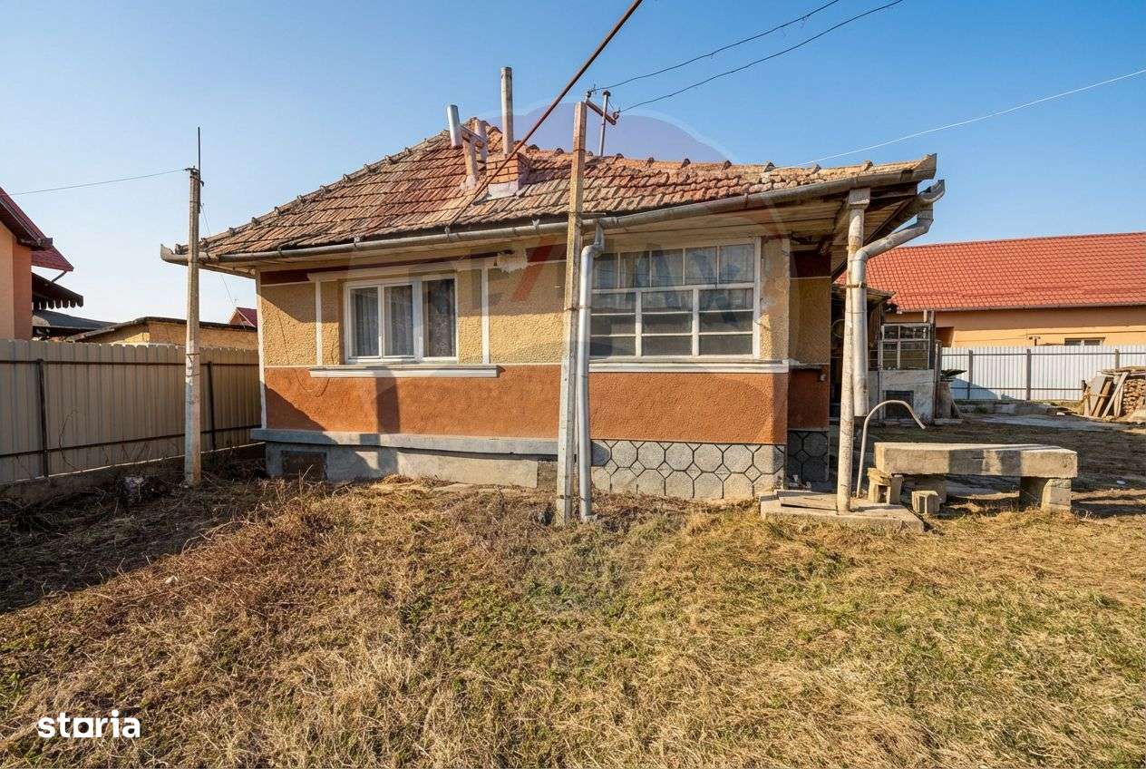 Casă cu teren generos la colț de intersecție - cartier Poiana-12