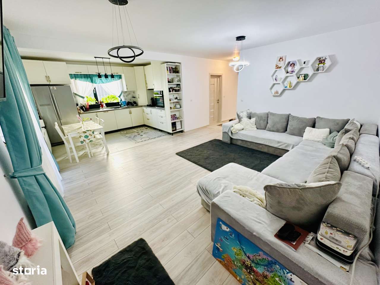 Casa de vanzare tip duplex Miroslava Family Market-0