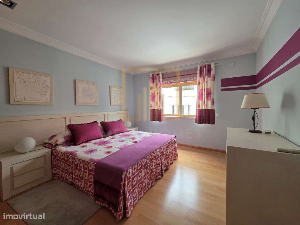 Moradia T5 com piscina + Apartamento T3, em centro de Lagoa (Algarve)-9