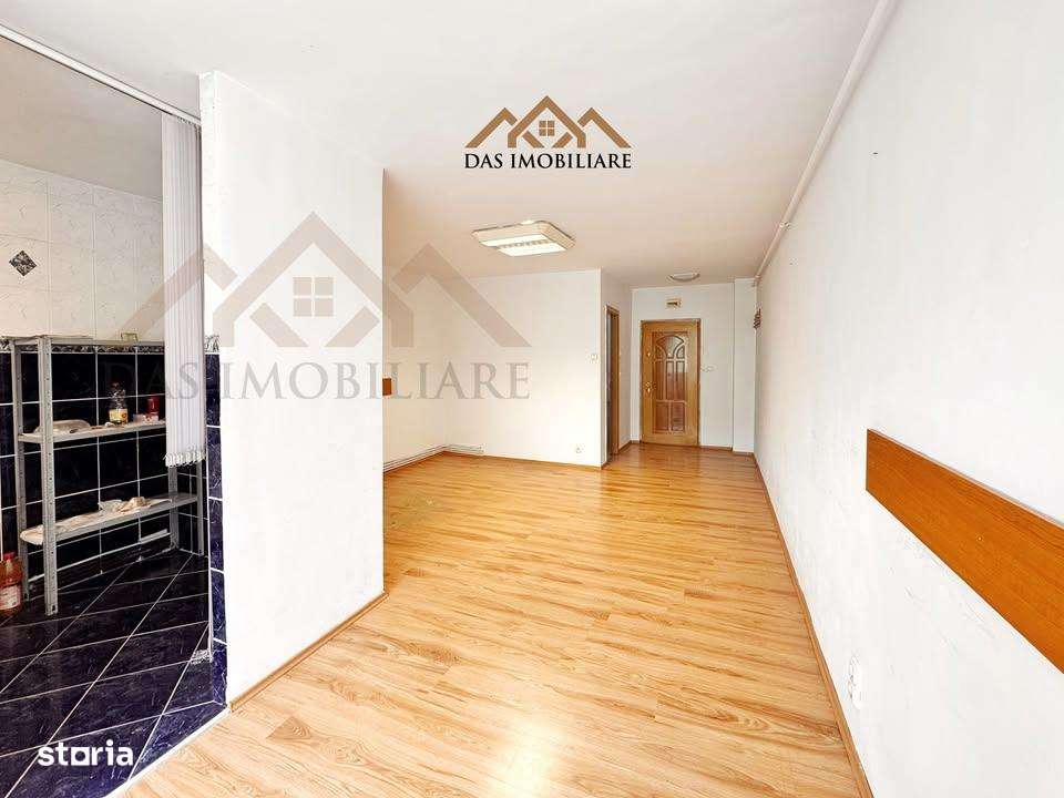 Birou in blocul avocatilor, peste drum de Judecatorie - Imagine principală: 1/7