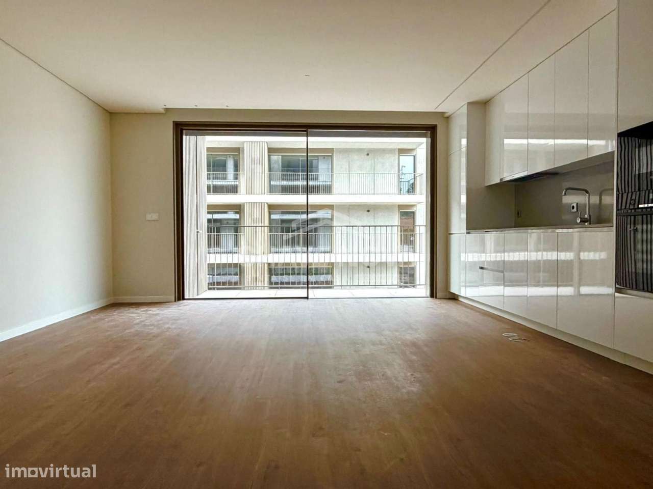 T2 | Novo | Pronto a Habitar | Varanda | Lugar de Garagem | Arrumos - Grande imagem: 3/19