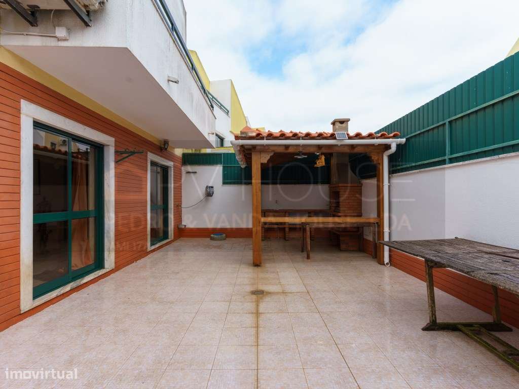 Moradia Duplex V5 duplex com Garagem Algueirão-16