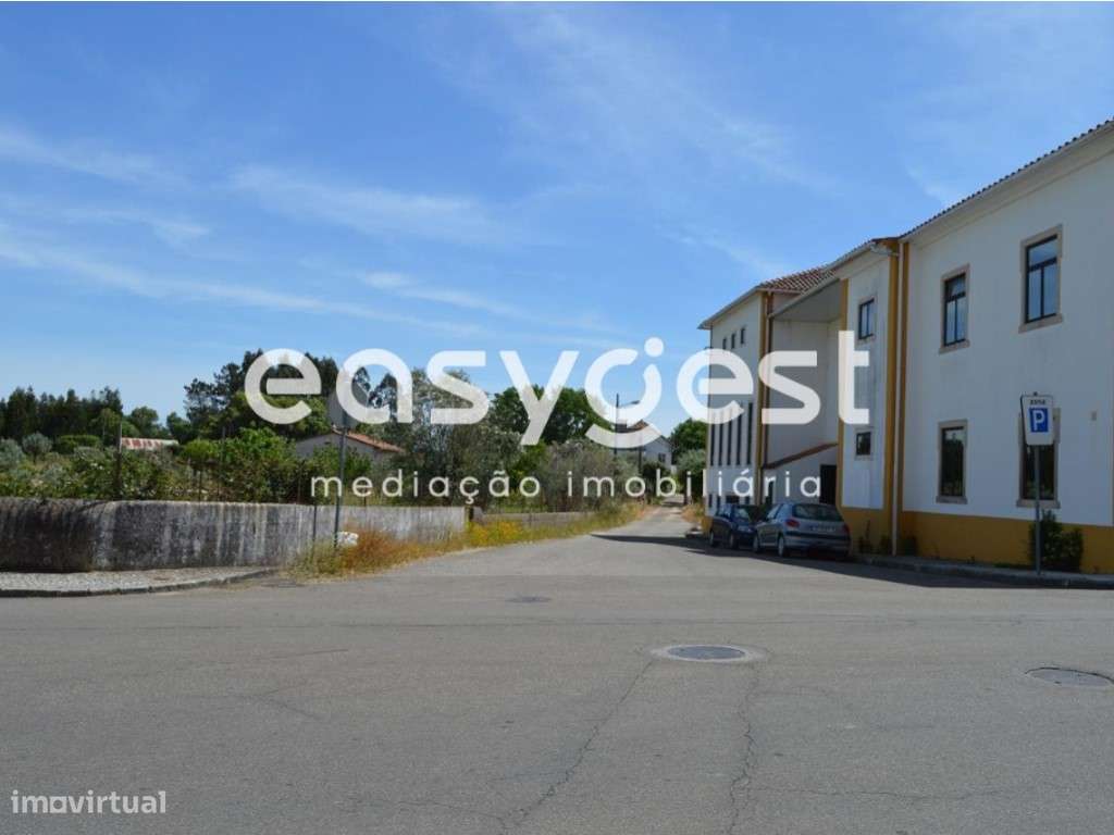 Terreno no centro da vila com possibilidade de construção - Grande imagem: 2/14