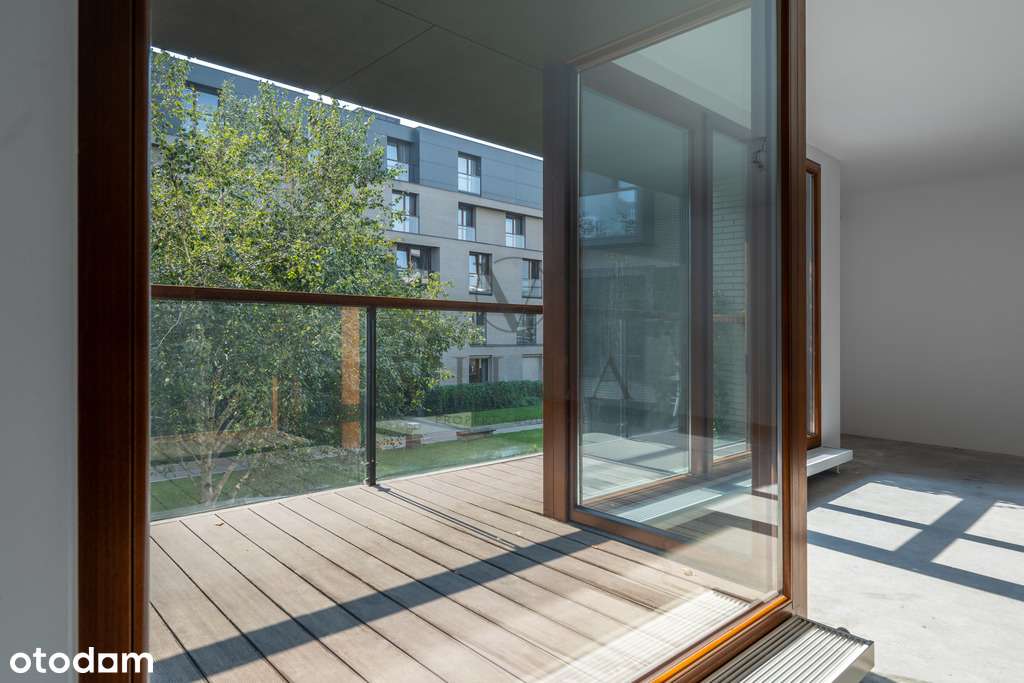 stan deweloperski / salon 50 m2 / 4 x garaż-6