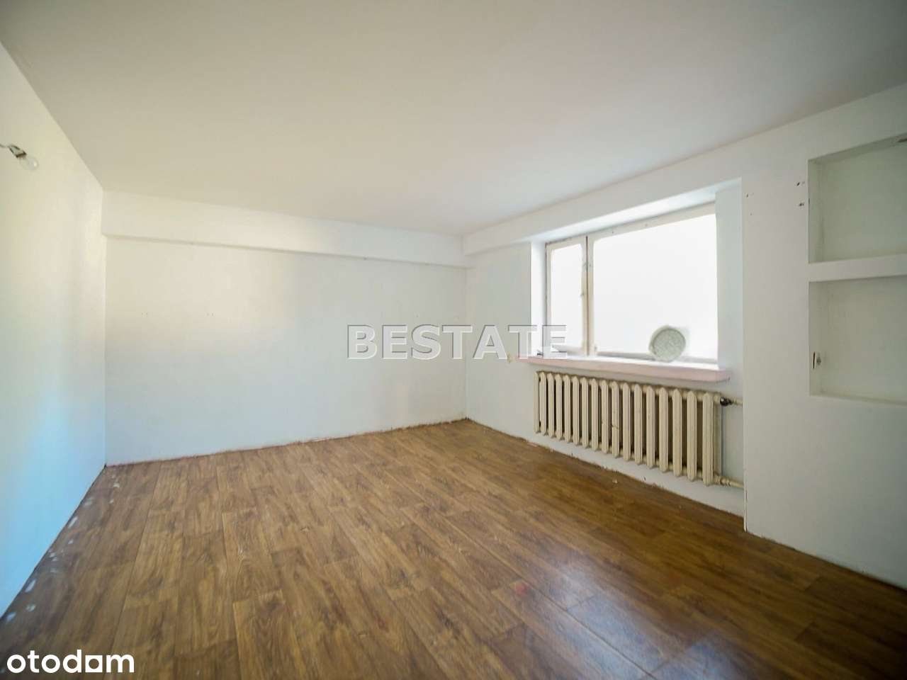 Dom w Radłowie z budynkiem gospodarczym-18