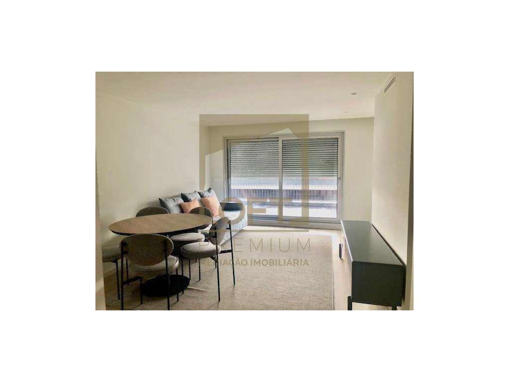 Apartamento T1 com 2 Frentes , Terraço, Totalmente Mobilado e Equip...-24