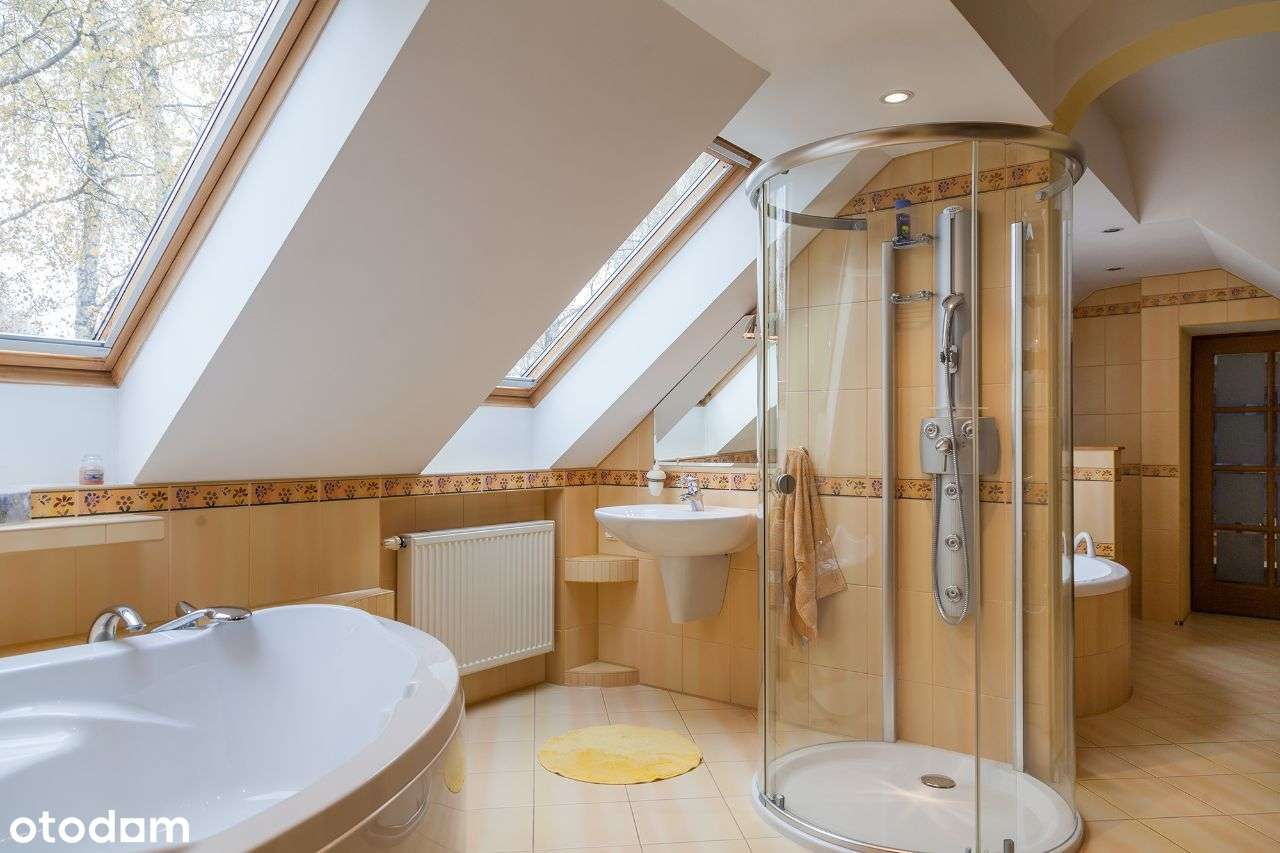 Dom z basenem w otulinie Lasu Łagiewnickiego-16