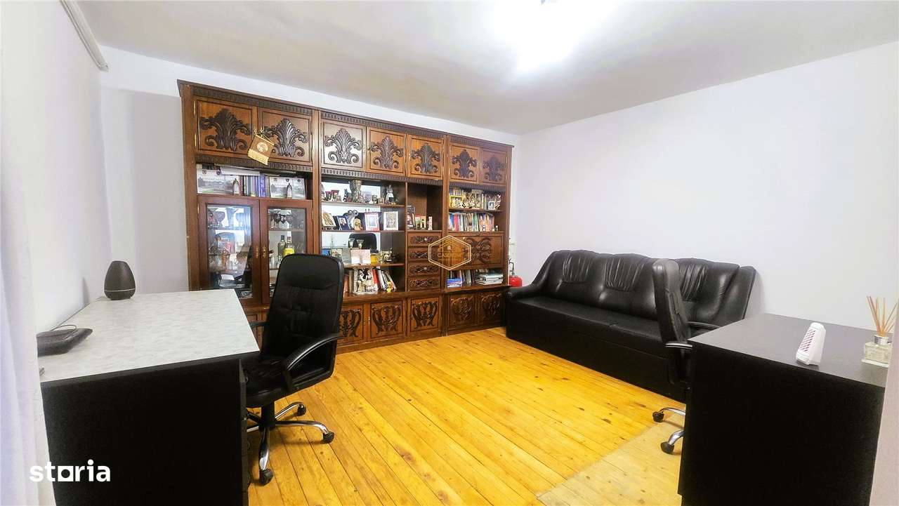 VIDEO | Casa spatioasa cu 8 camere, garaj si curte proprie | Baritiu-1