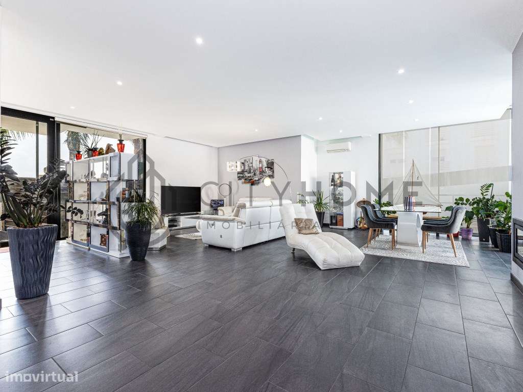 Moradia moderna T4+1 isolada, com piscina e cave - Grande imagem: 4/46