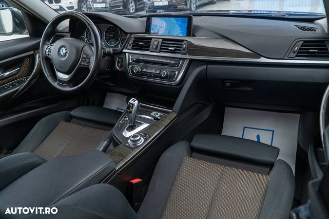 BMW Seria 3 320i Aut. Luxury Line - 3