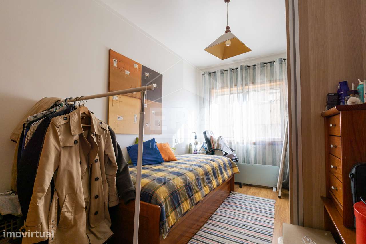 T2 com garagem e varanda junto à N1 – Seixezelo-24