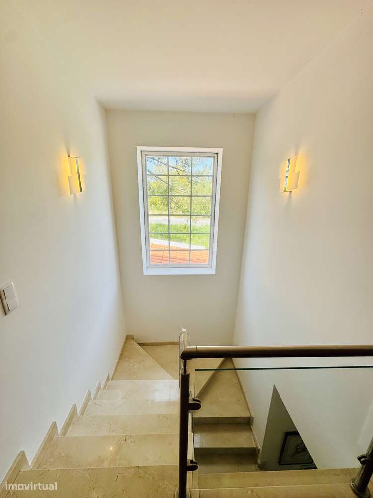 Moradia t3 garagem box jardim Charneca da Cotovia Sesimbra-36