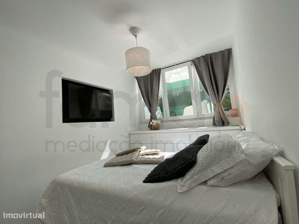 T2 Remodelado Com Terraço Alto da Parede-17