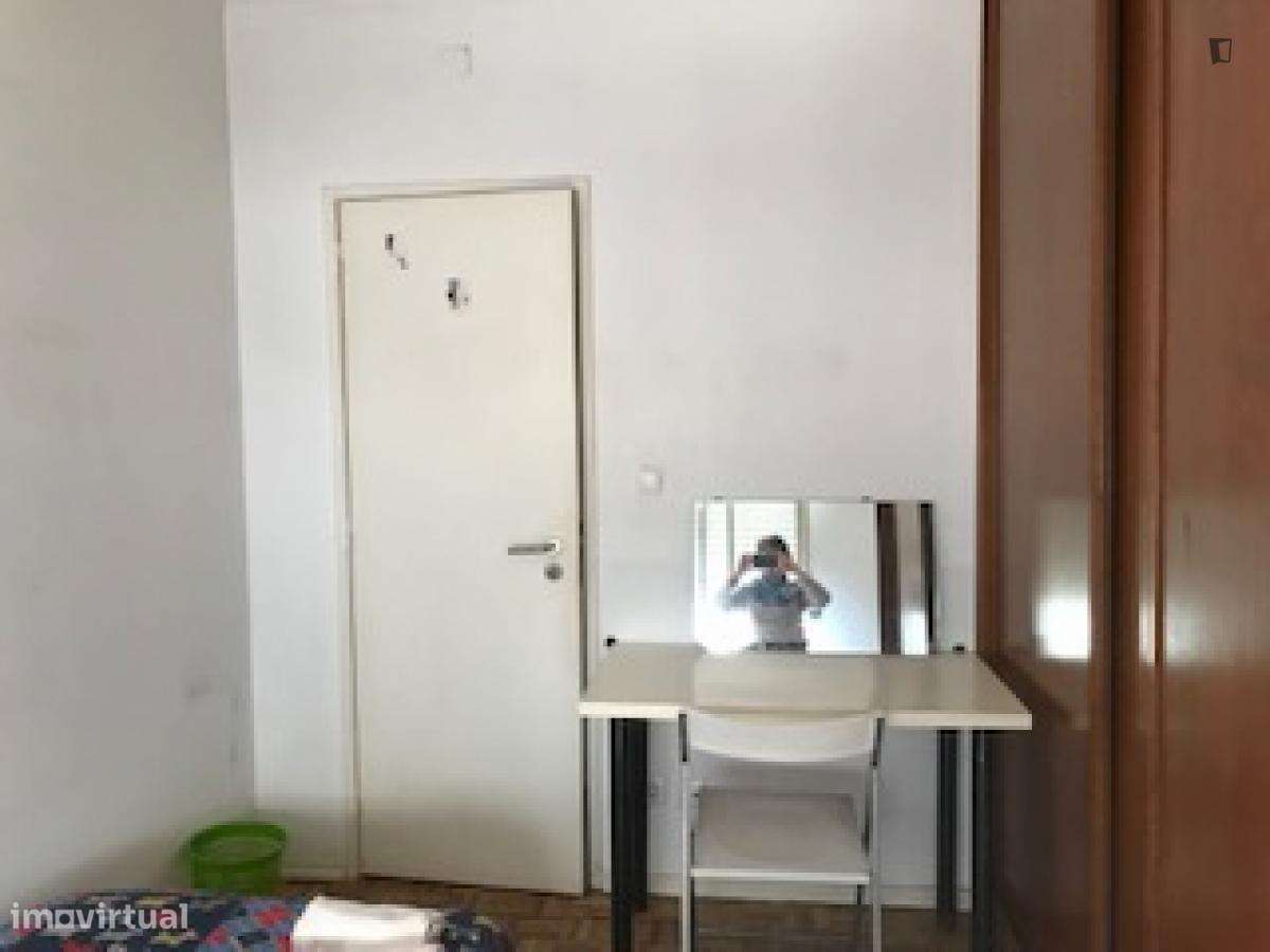 Quarto - localizado em Lisbon - Grande imagem: 4/10