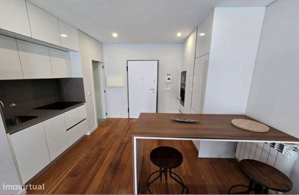 Apartamento T1 com varanda e lugar de garagem em Gondomar - Grande imagem: 2/8