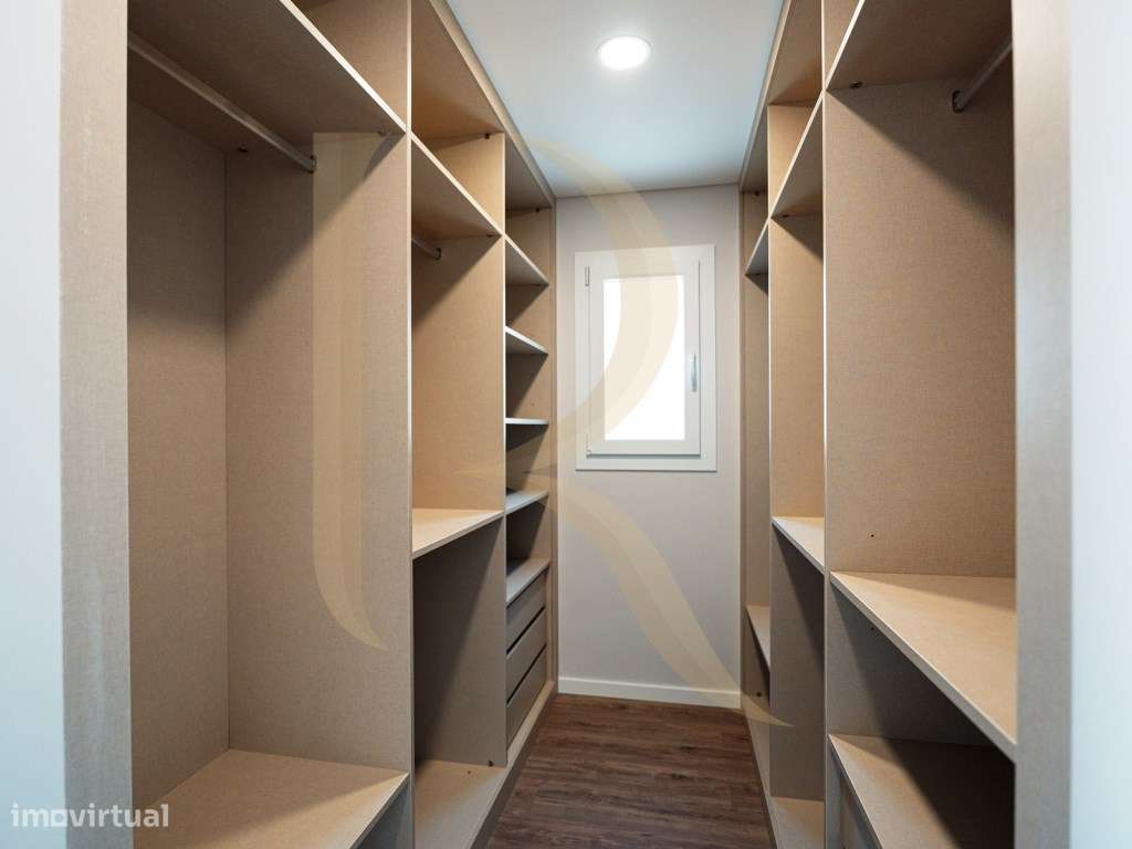 Apartamento T3 com elevador e arrecadação em remodelação total em M...-5
