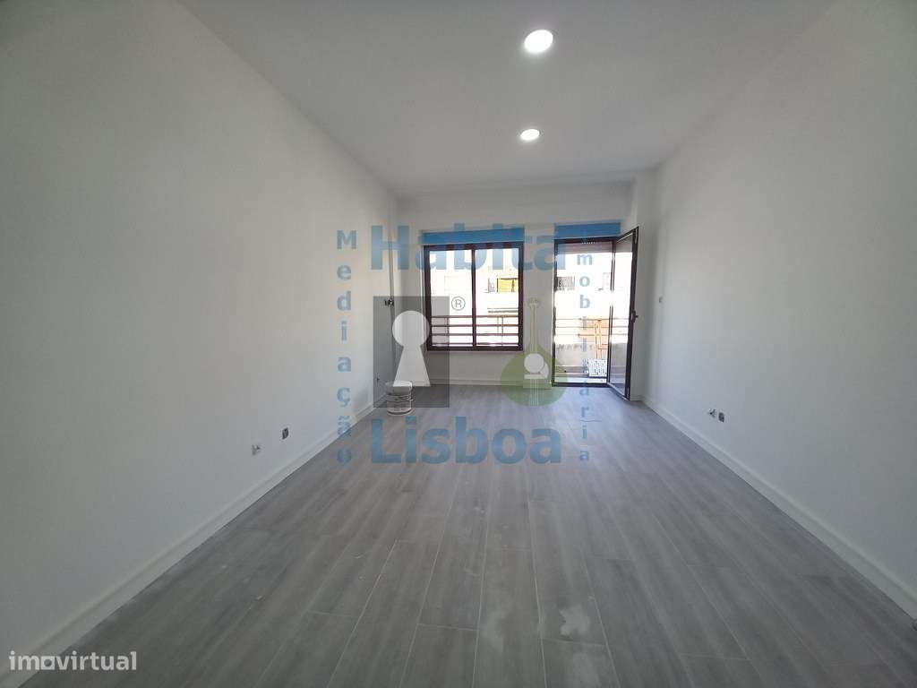 Duplex T3 Com Terraço junto à Praia Costa da Caparica-7