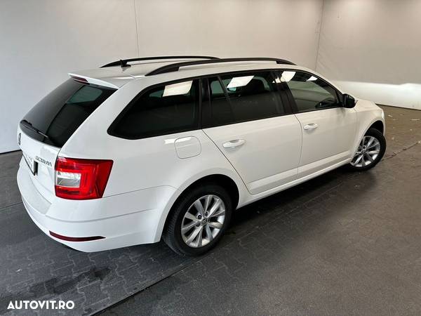 Skoda Octavia Combi Diesel 1.6 TDI DSG Style - 27