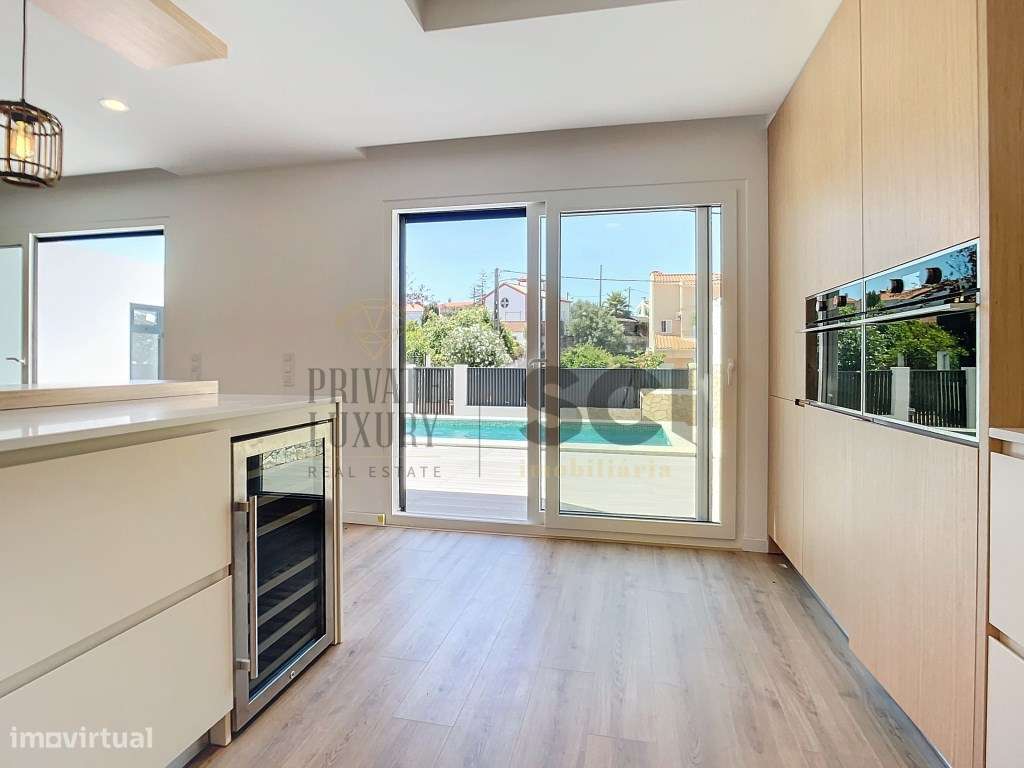 Moradia T4 na Charneca da Caparica | Piscina e Garagem-5