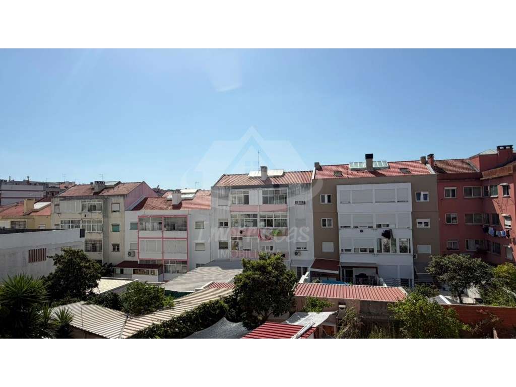 Apartamento T2+1 totalmente remodelado, em Odivelas-13