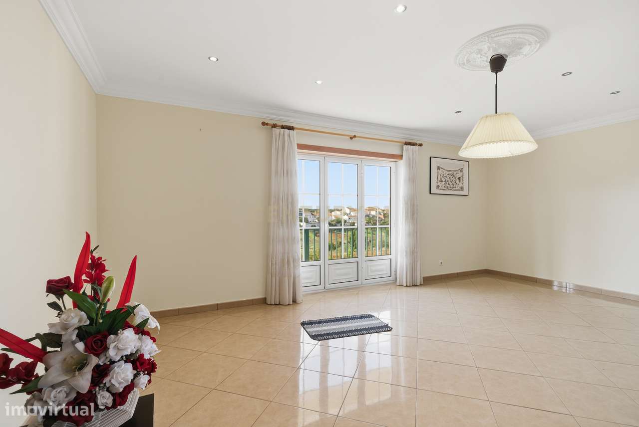 Moradia T5 com Garagem e Piscina em Miragaia, Lourinhã-24