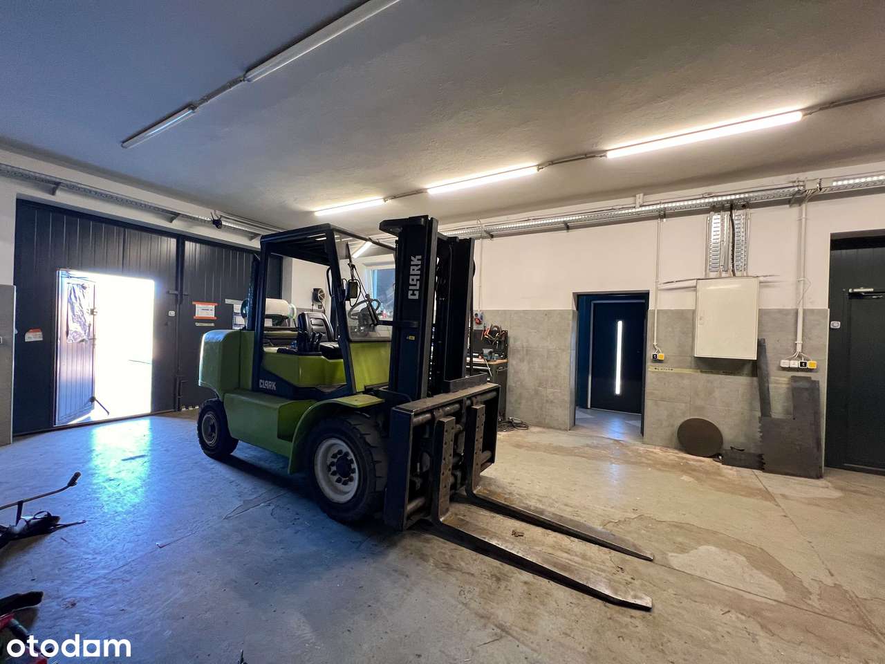 Nieruchomość inwestycyjna z halami produkcyjnymi i częścią mieszkalną-18