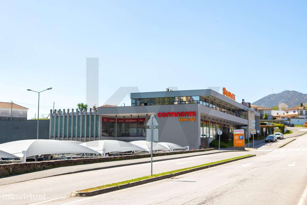 Oportunidade de Investimento: Espaço Comercial/Serviços com fluxo gara - Grande imagem: 2/11