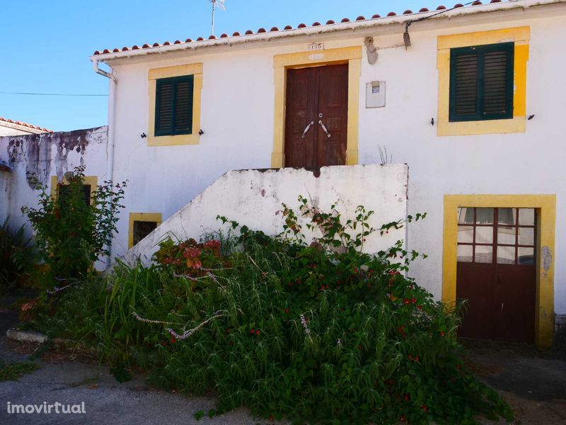 Casa de Habitação com terreno