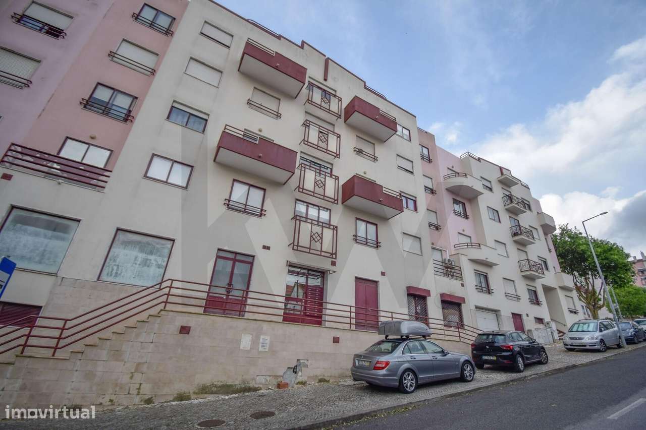 Apartamento T2 | Parqueamento e Arrecadação | Casal da Carochia, Ramad-22