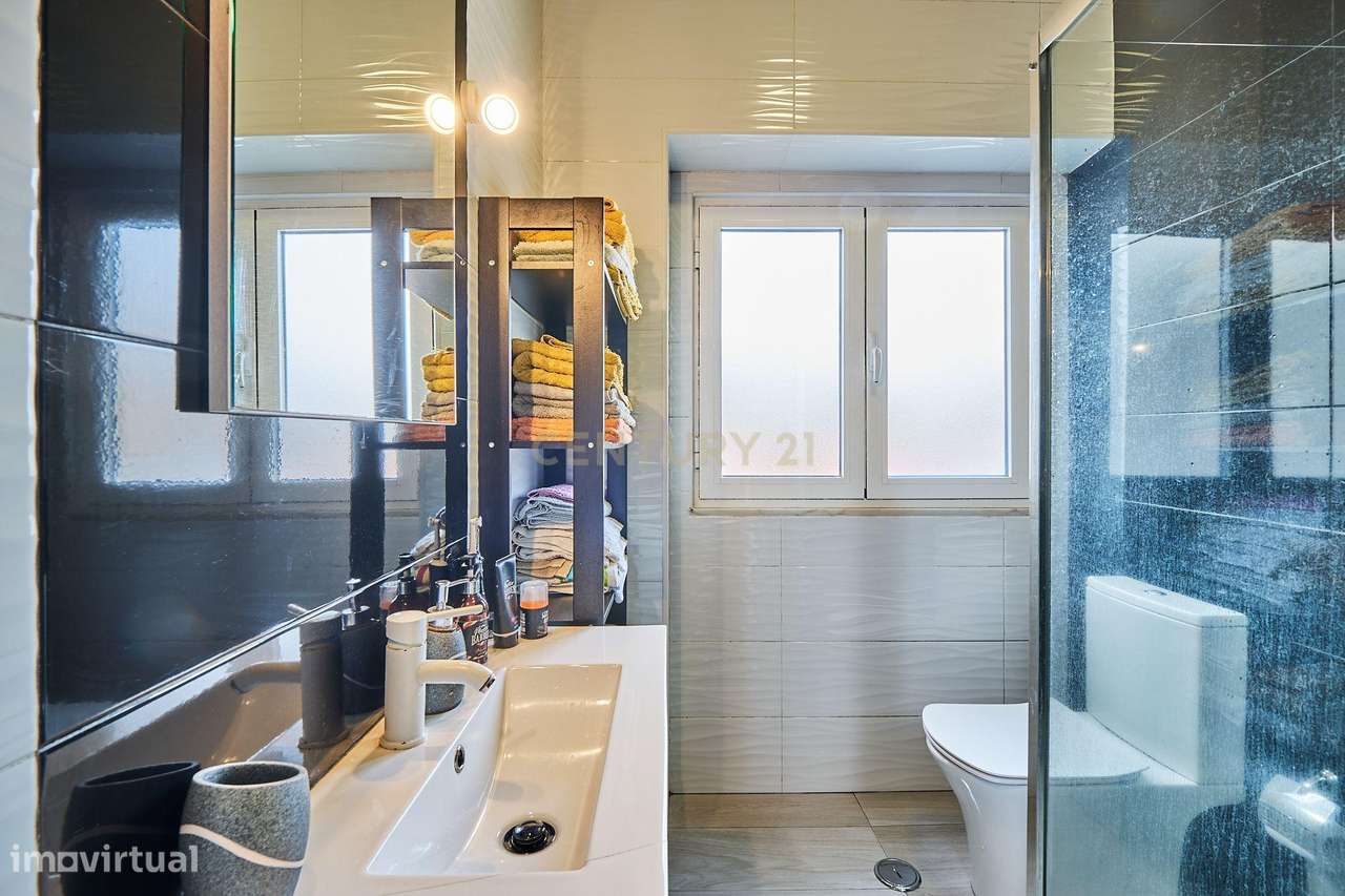 Excelente Apartamento T2 Totalmente Remodelado no Centro do Pinhal Nov - Grande imagem: 3/18