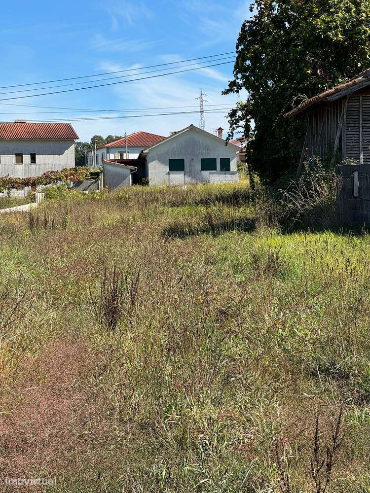 Moradia T5 em Beiral do Lima com terreno-14