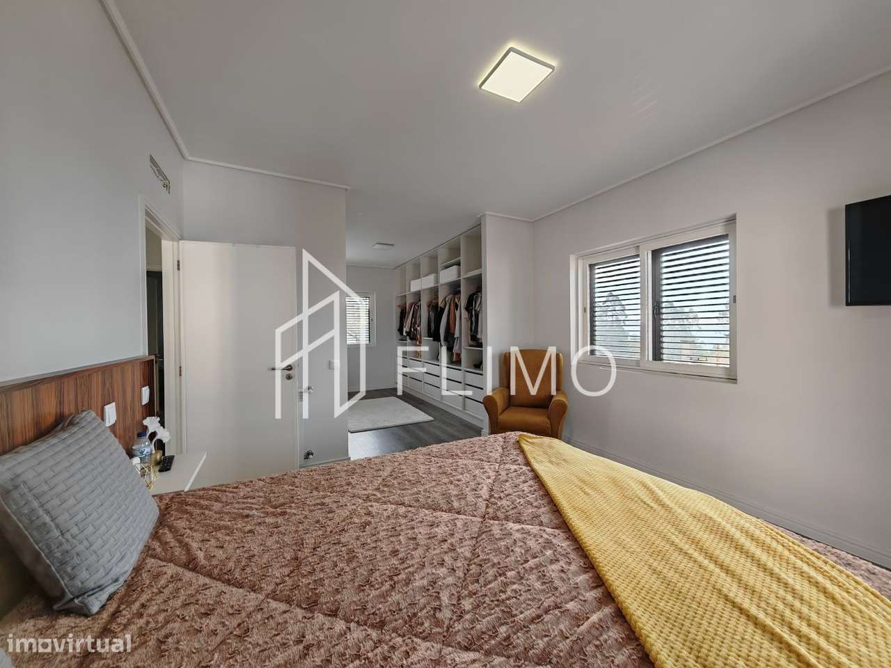 Moradia T4 em Arrifana-15