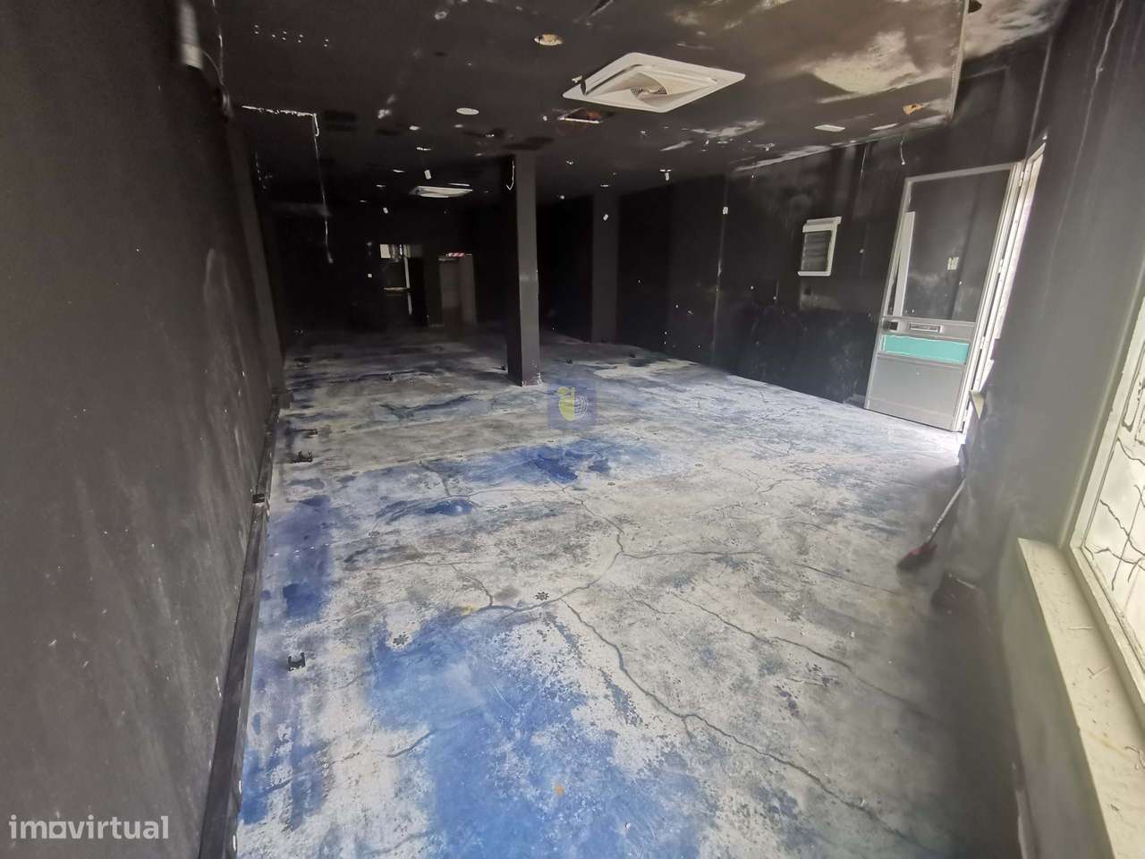 Loures, Excelente Espaço de 83+49m2 com 2 Montras, EQUIPADO com extraç - Grande imagem: 5/14