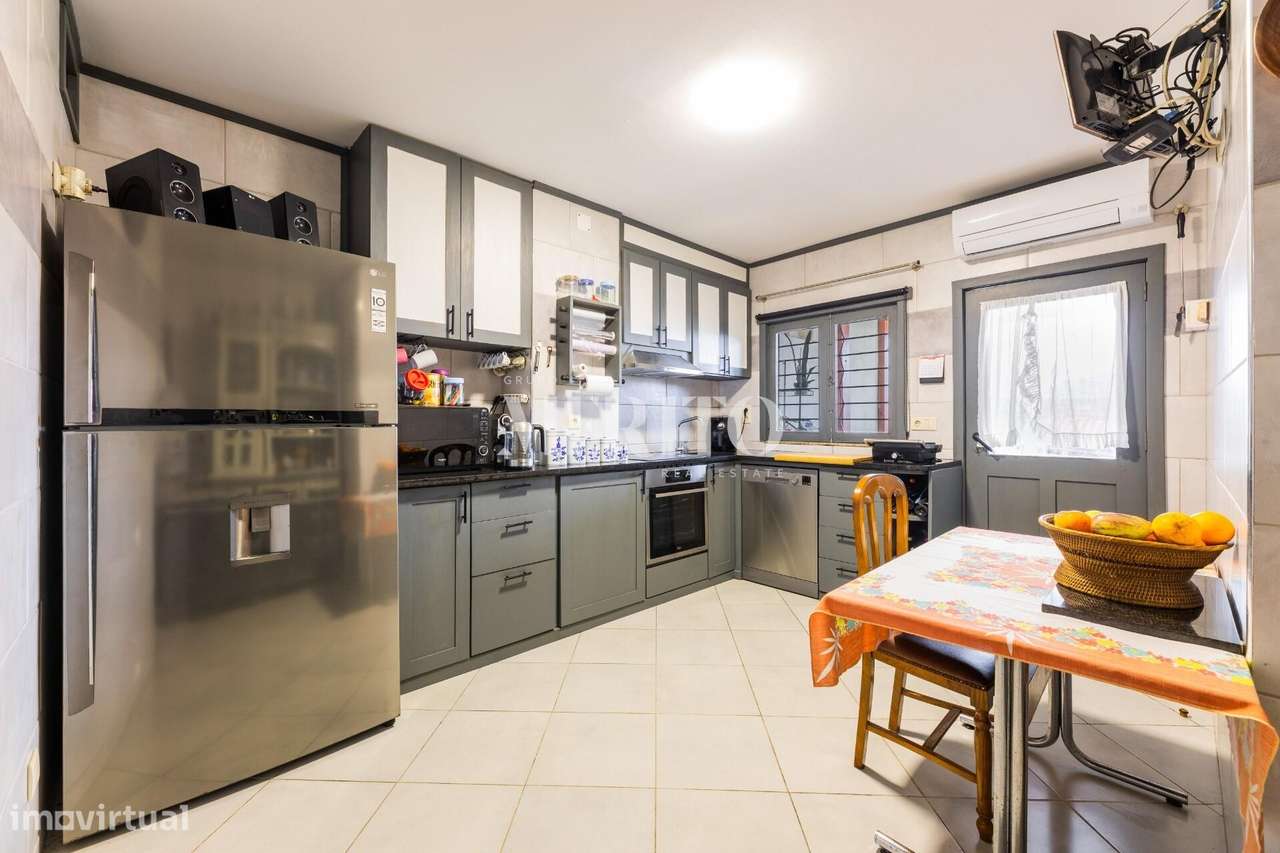 Moradia com Alojamento Local-26