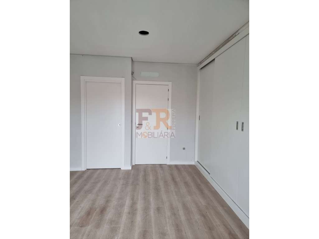 Moradias Geminada DuplexT3 com Pérgola. Pinhal do General. Fernão F...-31