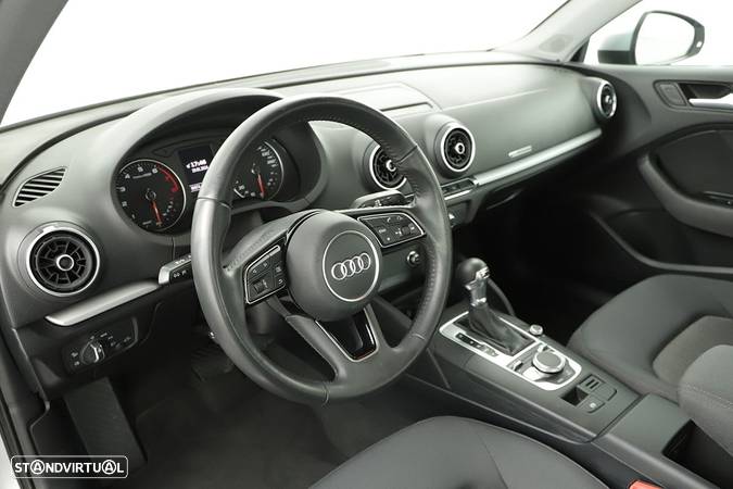 Audi A3 Limousine 30 TFSI Design S tronic - 6