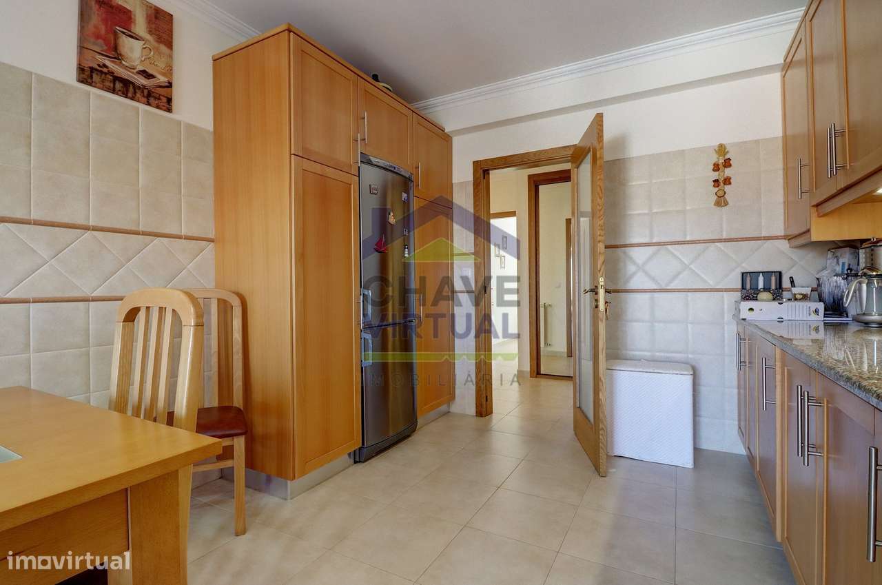 Apartamento T3 com Garagem e Arrecadação - Centro Lourinhã-28