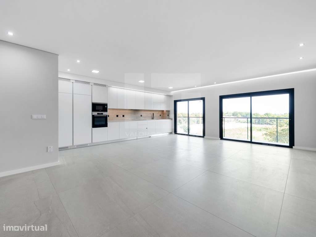 T4 DE LUXO - NOVO - MODERNO - SÓBRIO - Viseu - BEM LOCALIZADO - ACA... - Grande imagem: 3/30