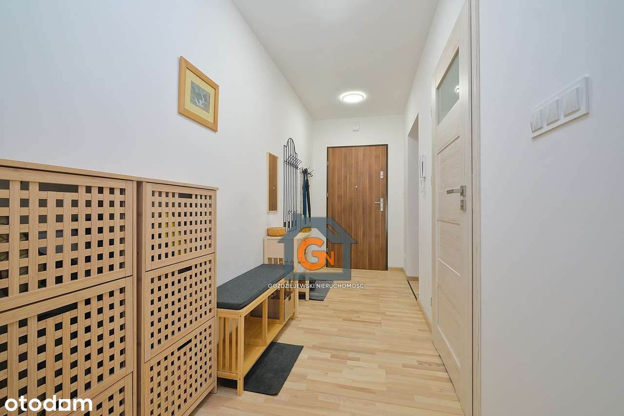 Sprzedam 4 pok mieszkanie o pow. 90m2 + miejsce parkingowe w garażu.-4