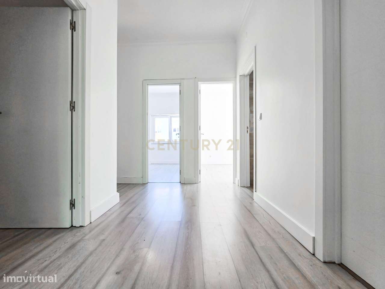 Apartamento T2 Remodelado no Barreiro – Moderno, Versátil e Pronto a H-17